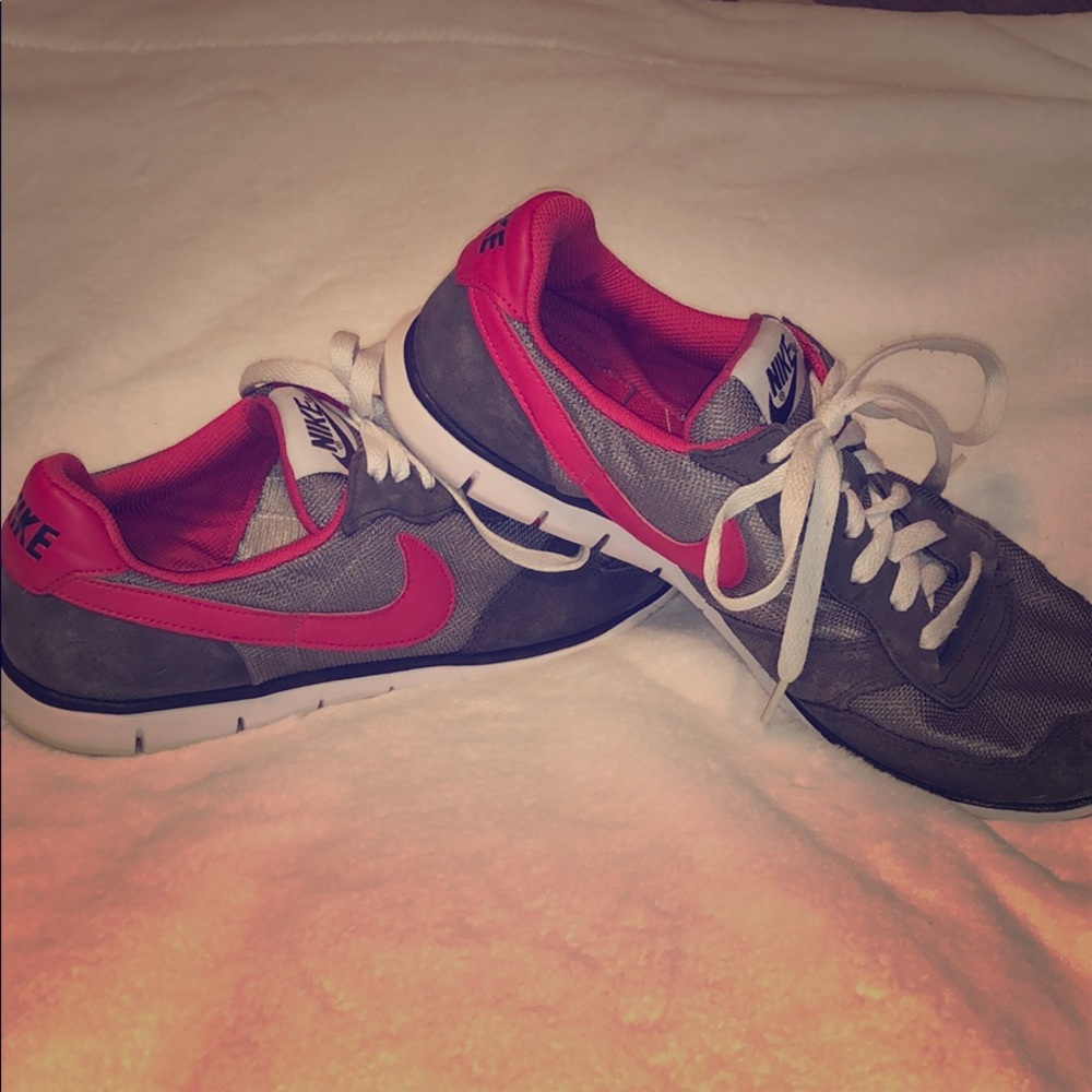 ❤️Gray and pink Nike sneakers